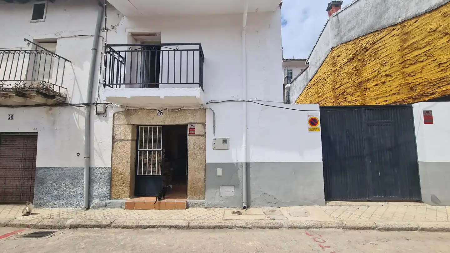 Vista exterior de Casa o chalet en venta en La Adrada  con Jardín privado