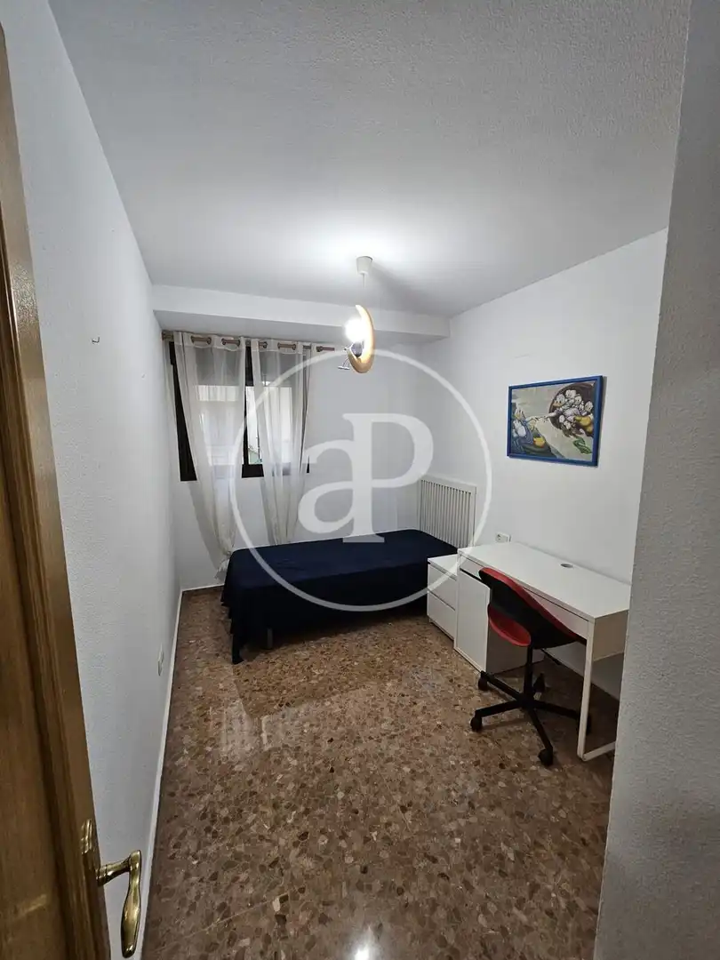 Habitación de Piso de alquiler en Sagunto / Sagunt con Amueblado, Balcón y Piscina comunitaria