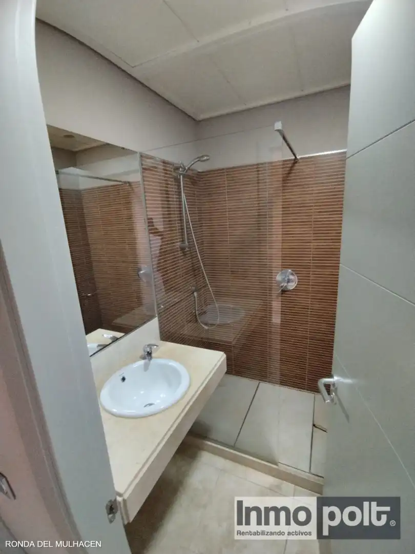 Badezimmer von Wohnung zur Miete in Vera mit Klimaanlage, Heizung und Privatgarten