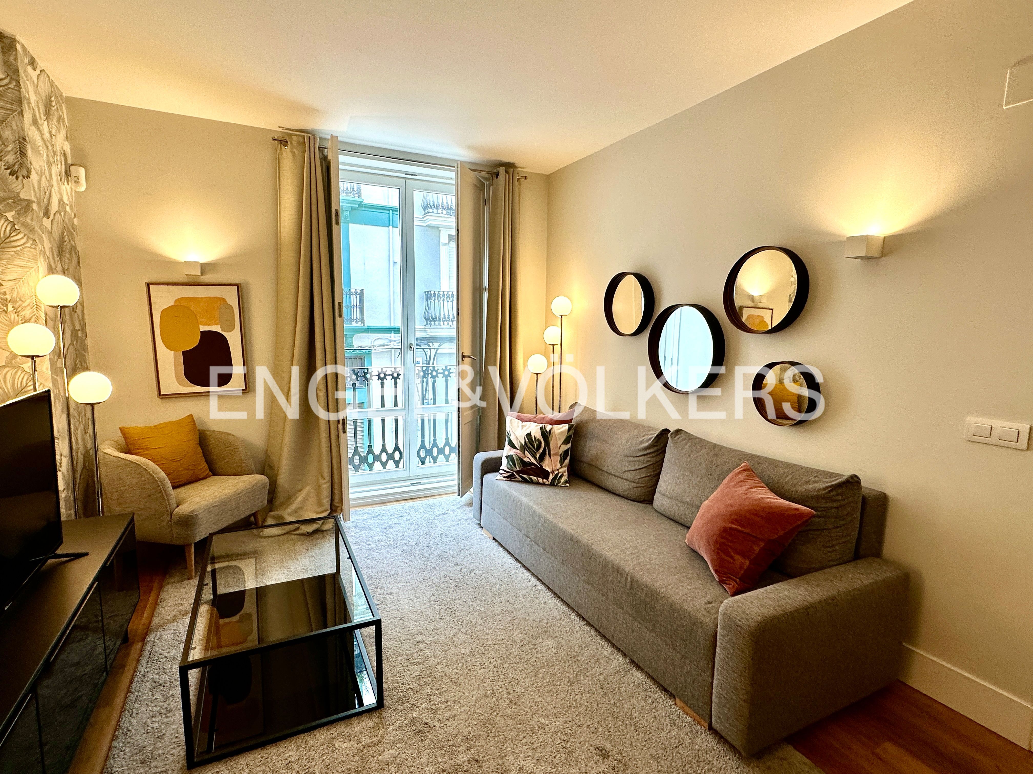 Vista exterior de Apartament de lloguer en  Valencia Capital amb Aire condicionat, Calefacció i Jardí privat