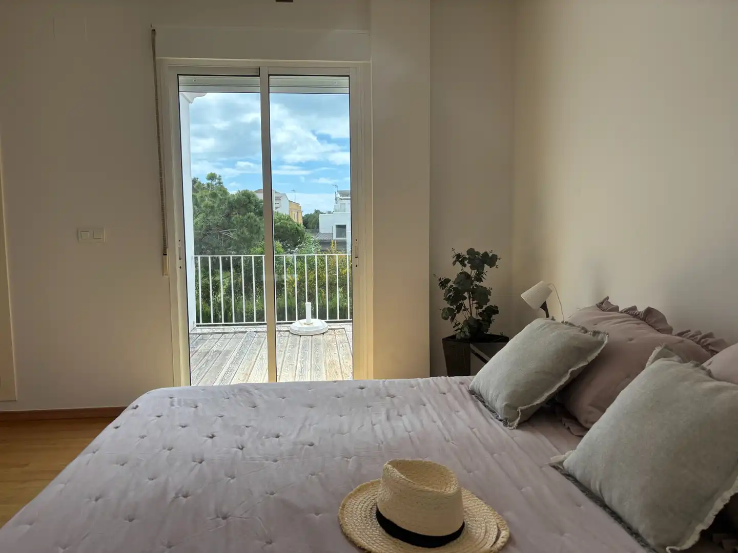 Detached homes for rent in Paseo de la Chirina, Islantilla Golf