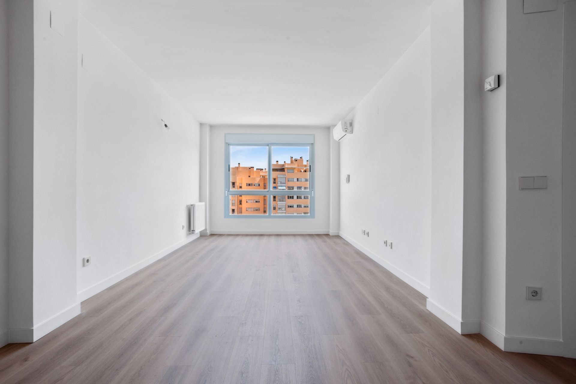 Bedroom of Flat for sale in  Madrid Capital  with Storage room and Community pool