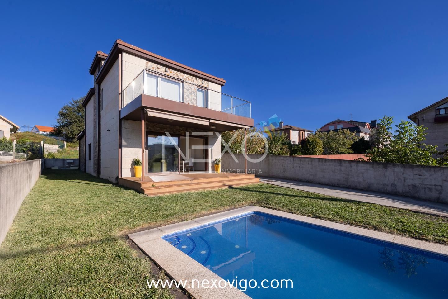 Piscina de Casa o chalet en venta en Vigo  con Calefacción, Jardín privado y Terraza