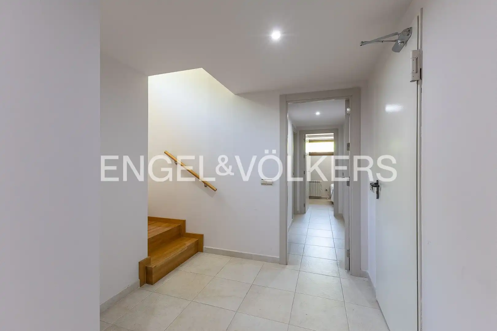 Einfamilien-Reihenhaus zum Verkauf in Majadahonda mit Klimaanlage, Heizung und Privatgarten