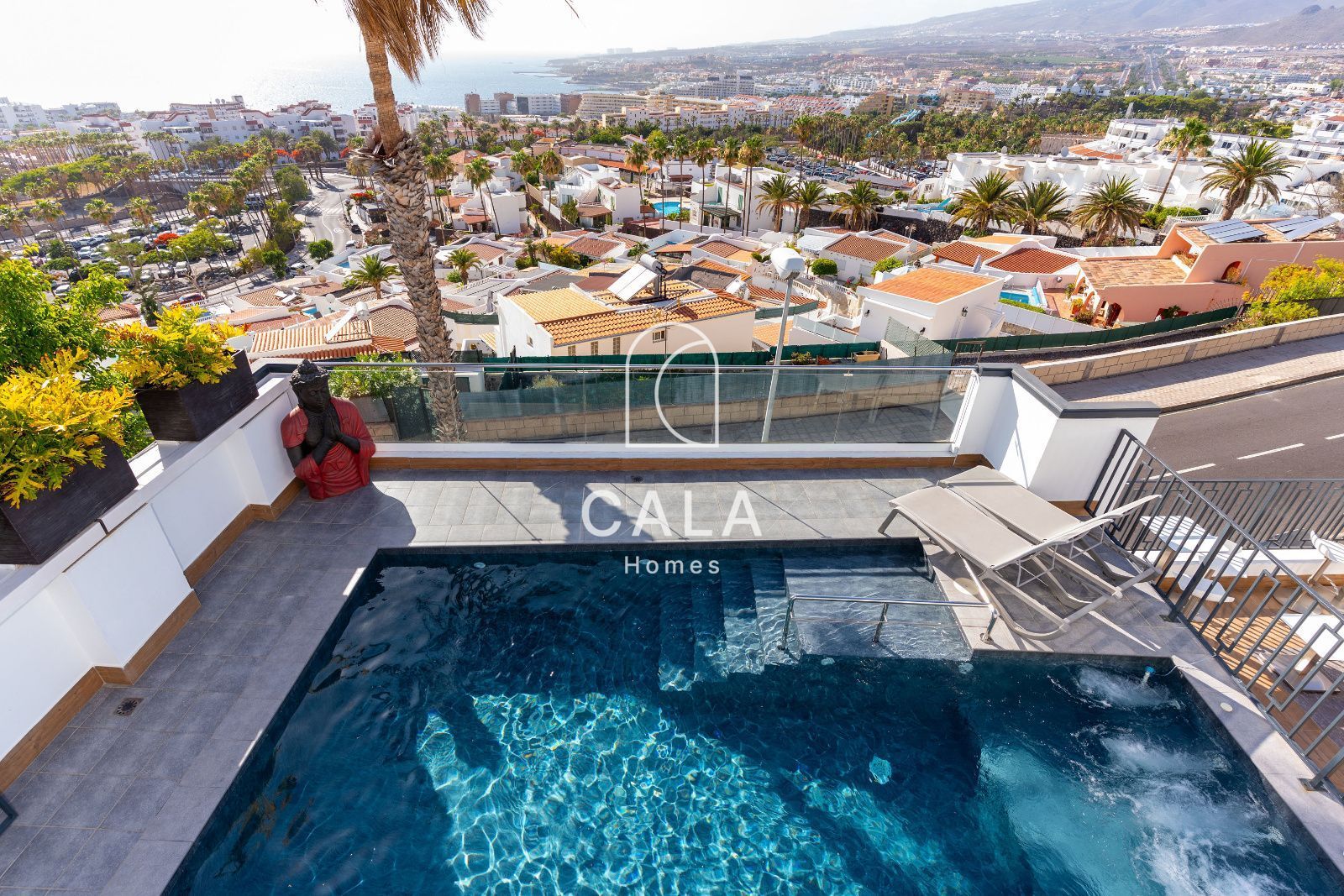 Swimming pool of House or chalet for sale in Adeje  with Air Conditioner, Heating and Terrace
