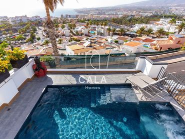 House with balcony for sale in Europa