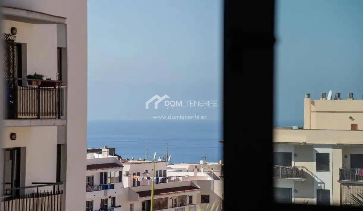 Vista exterior de Piso en venta en Adeje con Terraza, Trastero y Piscina