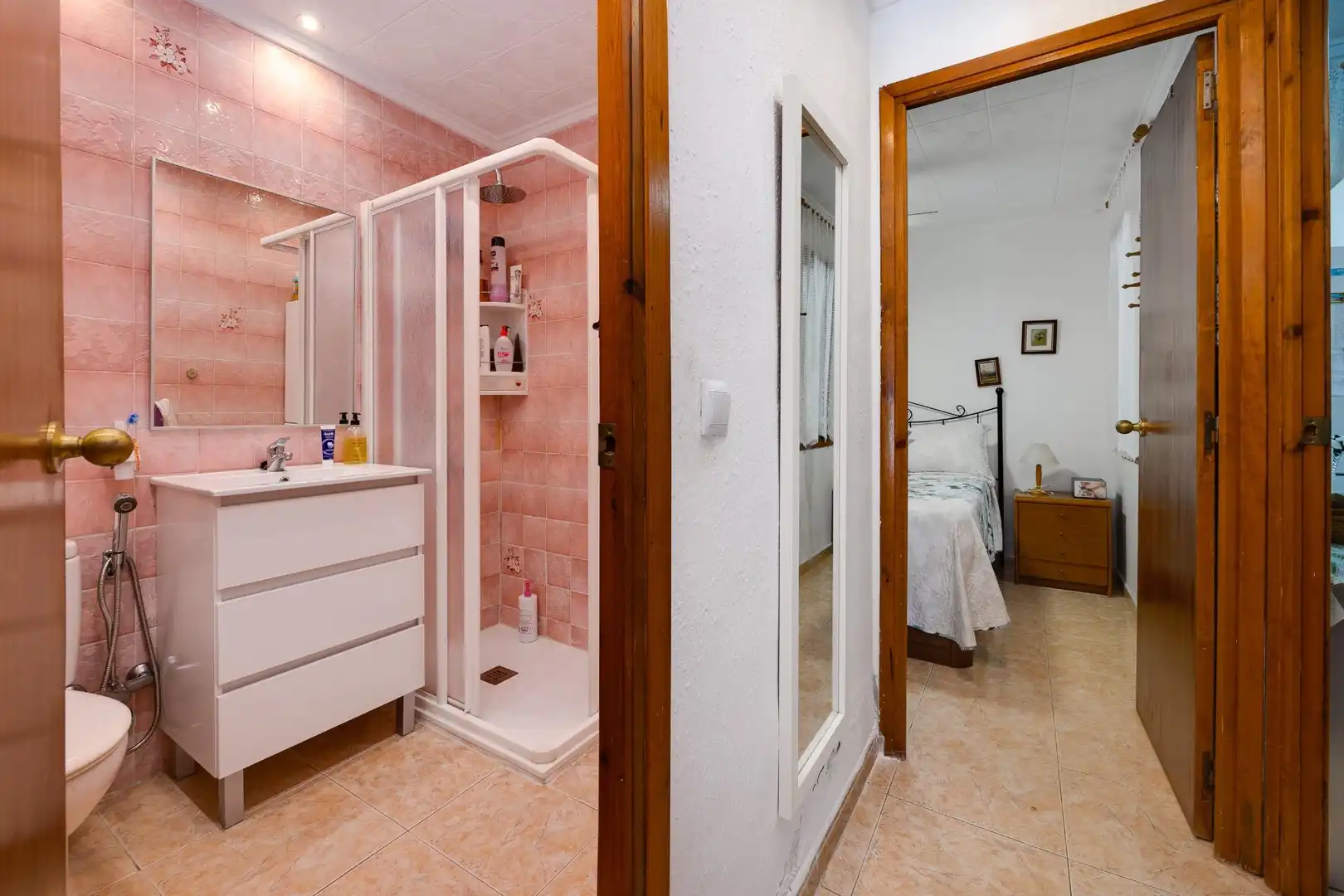 Bany de Casa o xalet en venda en Torrevieja amb Jardí privat, Traster i Moblat