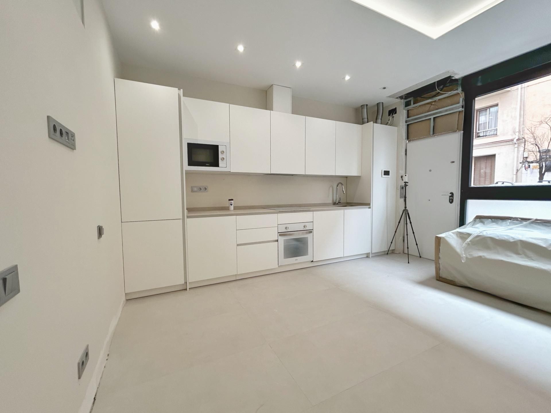 Cuina de Planta baixa en venda en  Madrid Capital amb Aire condicionat i Moblat