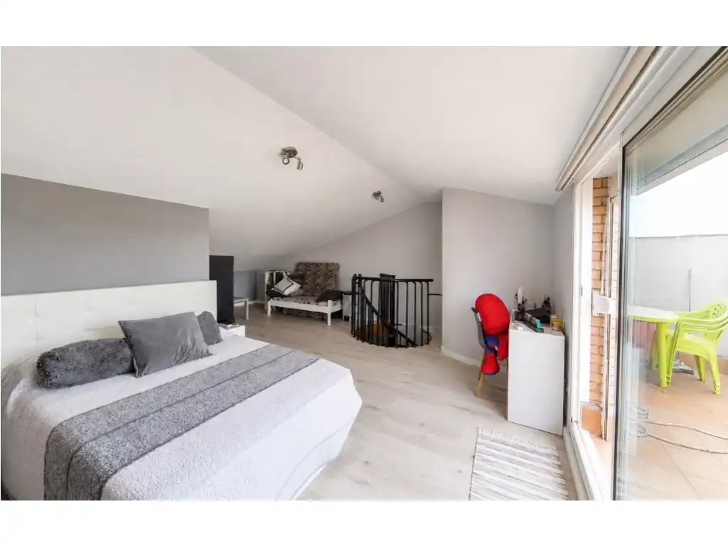 Habitación de Dúplex en venta en El Pla del Penedès con Horno, Balcón y Piscina comunitaria