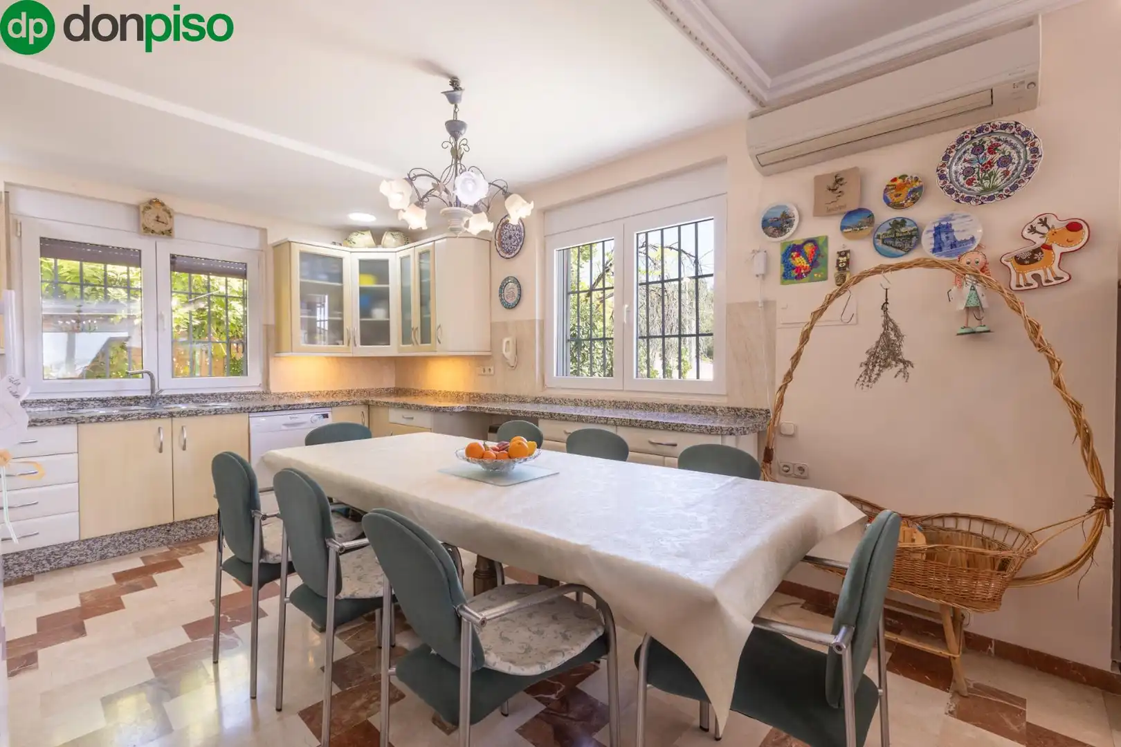 House with pool for sale in Avenida MONTEVIVE, imagen 12