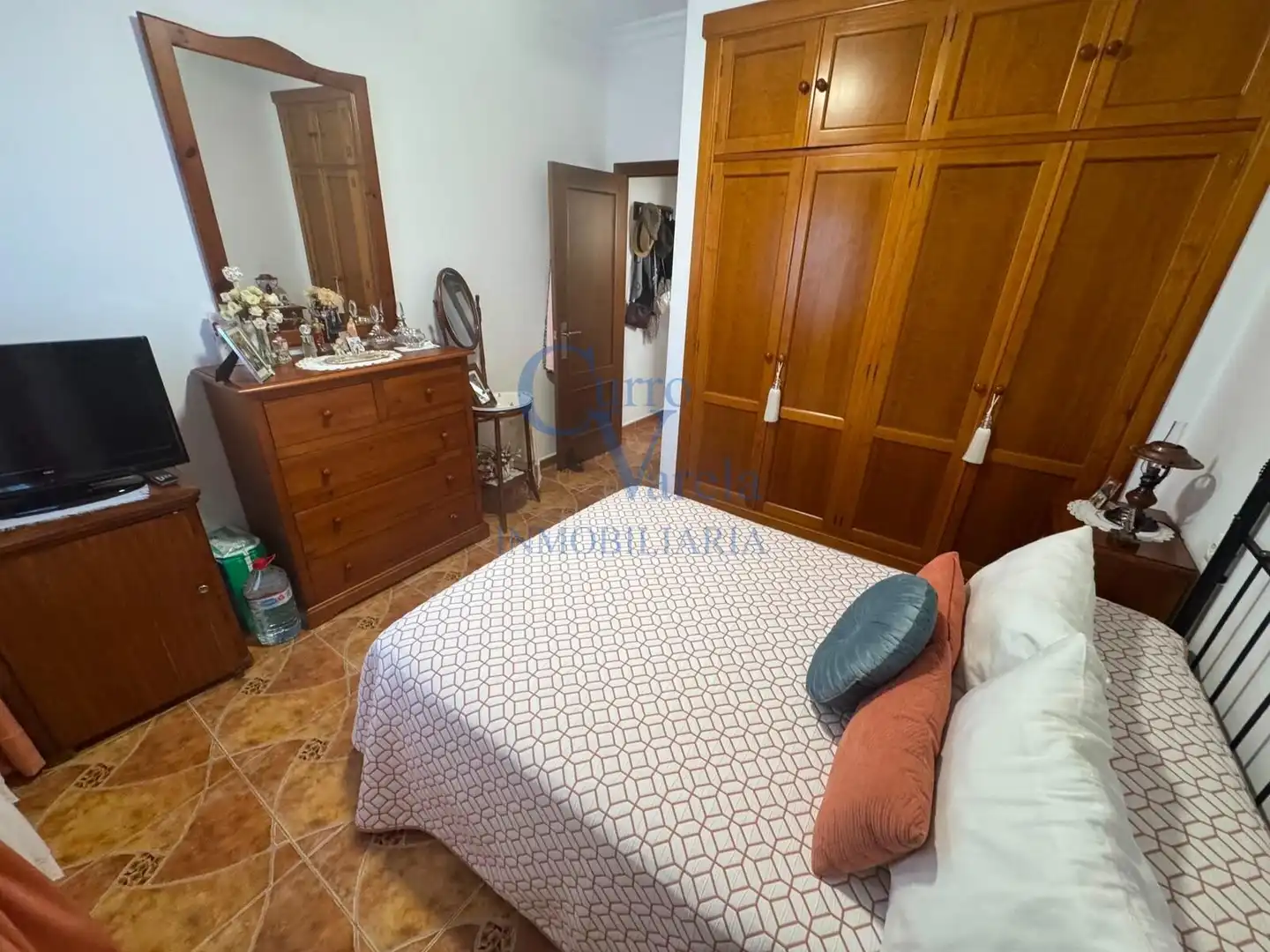 Dormitori de Finca rústica en venda en Dos Hermanas amb Aire condicionat, Calefacció i Jardí privat