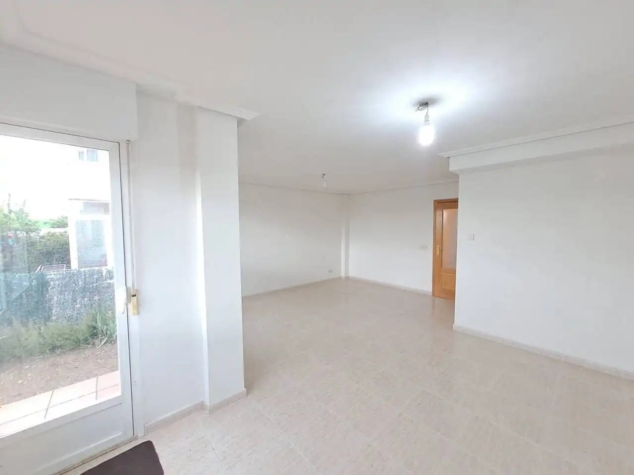 Sala d'estar de Casa adosada en venda en Merindad de Río Ubierna amb Calefacció, Jardí privat i Terrassa
