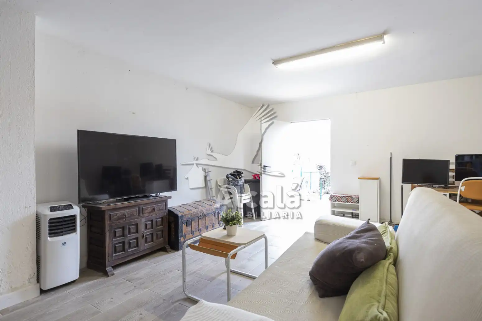 Sala de estar de Casa o chalet en venta en Torrejón del Rey con Calefacción y Piscina