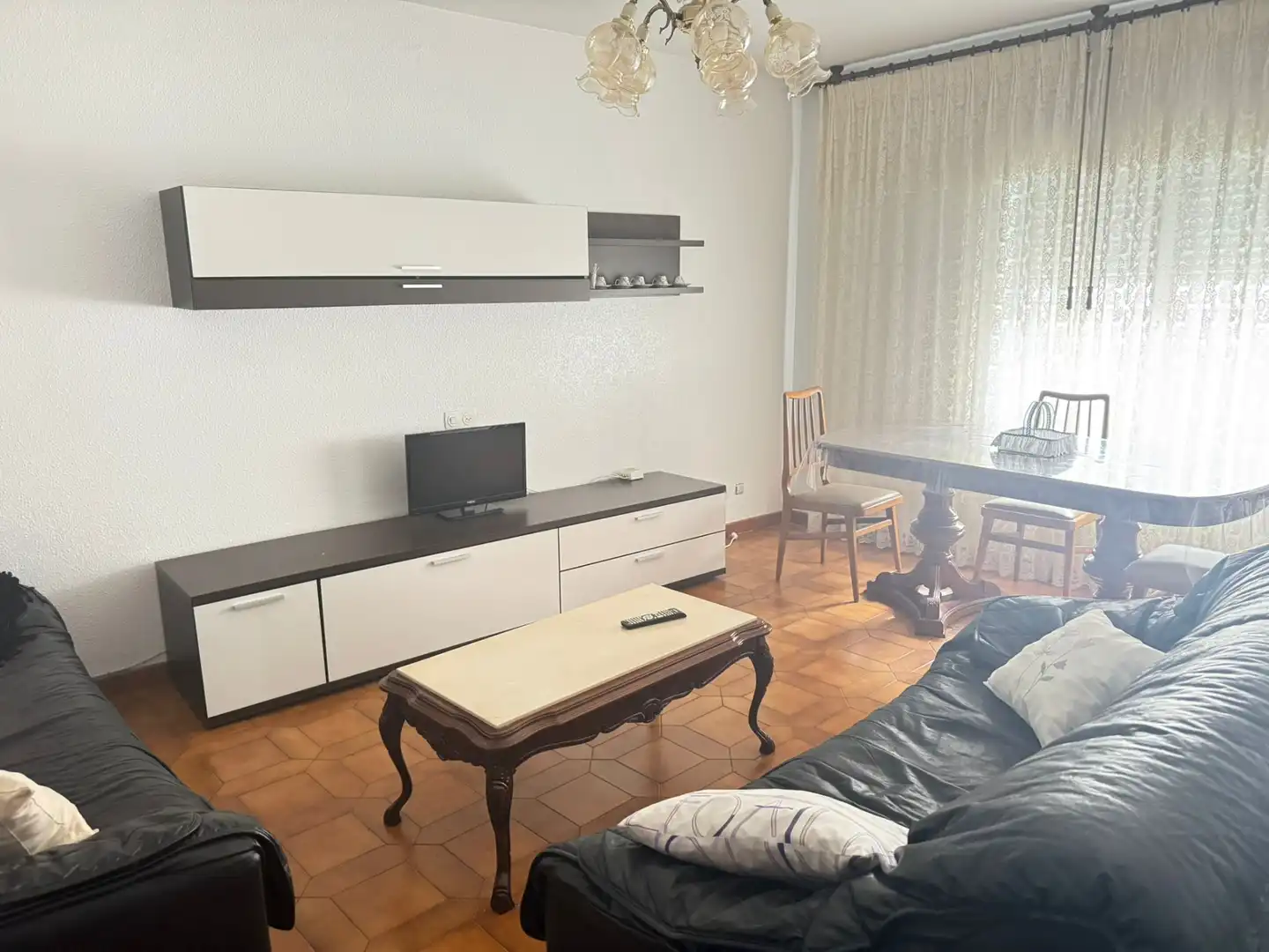 Sala de estar de Casa o chalet en venta en Valverde de la Virgen con Calefacción y Terraza