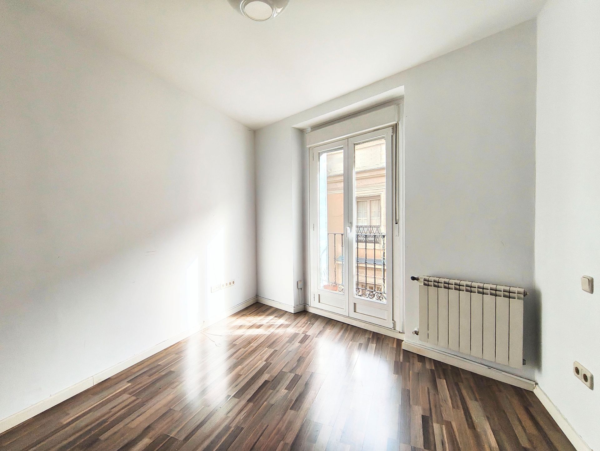 Bedroom of Flat for sale in  Madrid Capital  with Heating, Storage room and Balcony