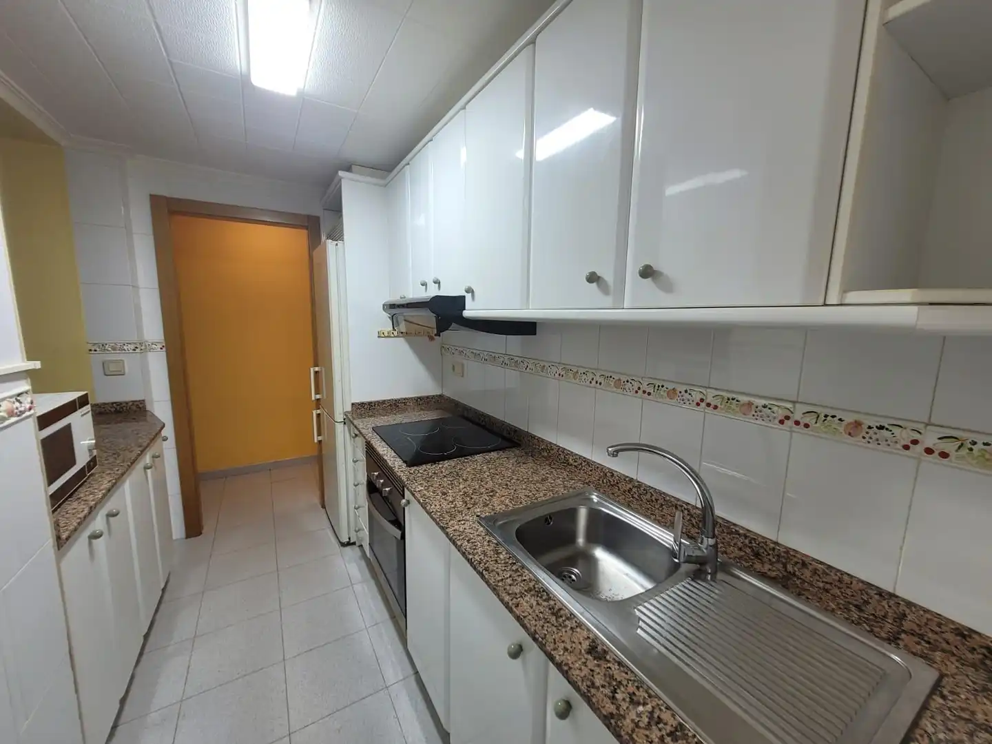 Cocina de Apartamento en venta en Alicante / Alacant con Jardín privado, Terraza y Amueblado
