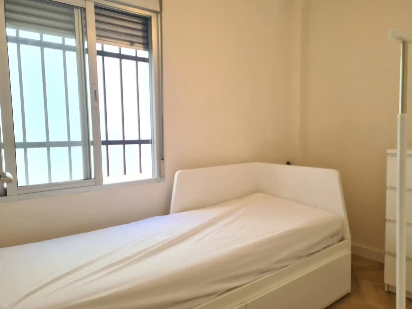Bedroom of Flat for sale in Sevilla  with Air Conditioner, Storage room and Balcony