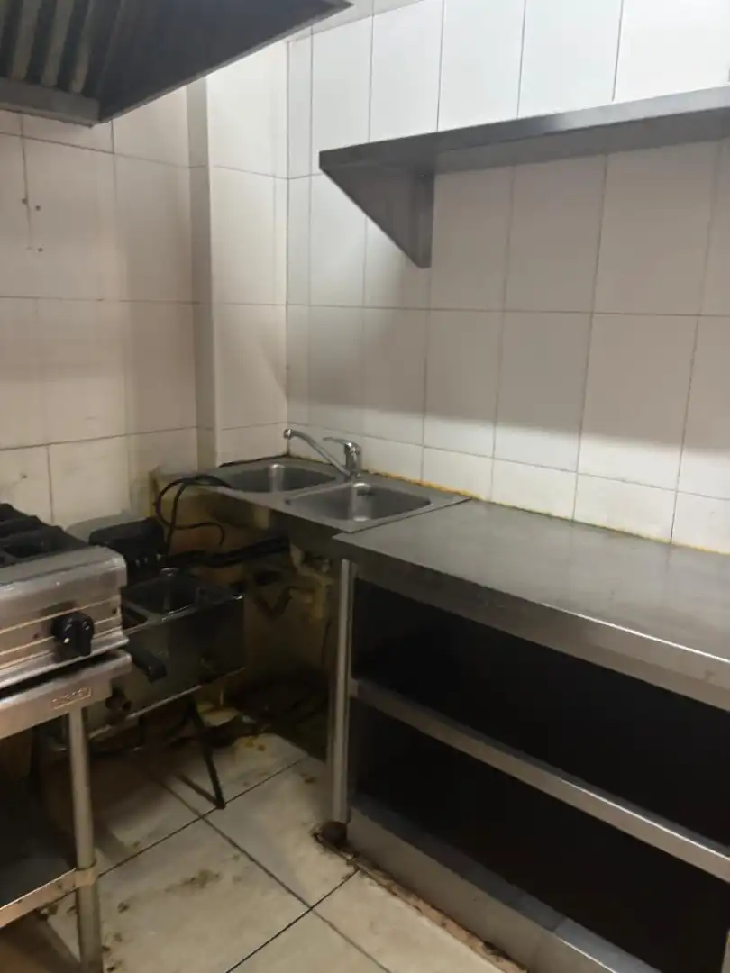 Local comercial en traspaso en Sant Ramón, imagen 3