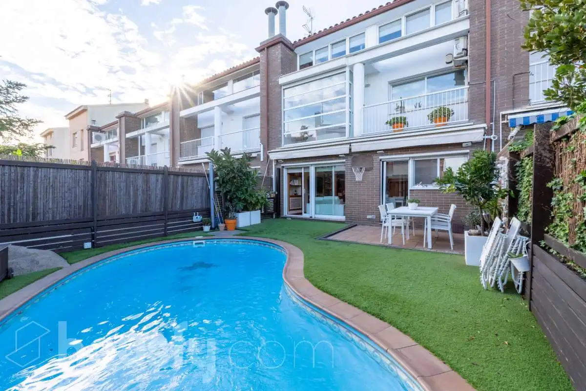 Casa adosada en venta en RB ARNAU DE VILANOVA, Molí de Vent