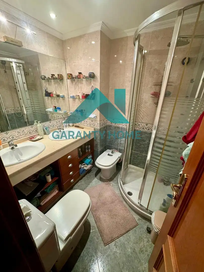Bathroom of Flat for sale in Cáceres  with Parquet flooring