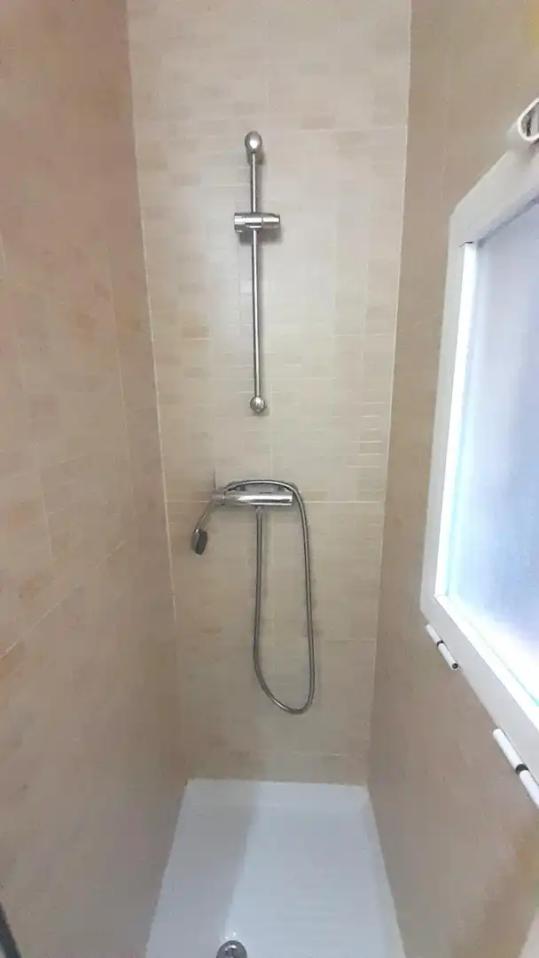 Badezimmer von Wohnung zum Verkauf in Benidorm mit Klimaanlage, Terrasse und Möbliert
