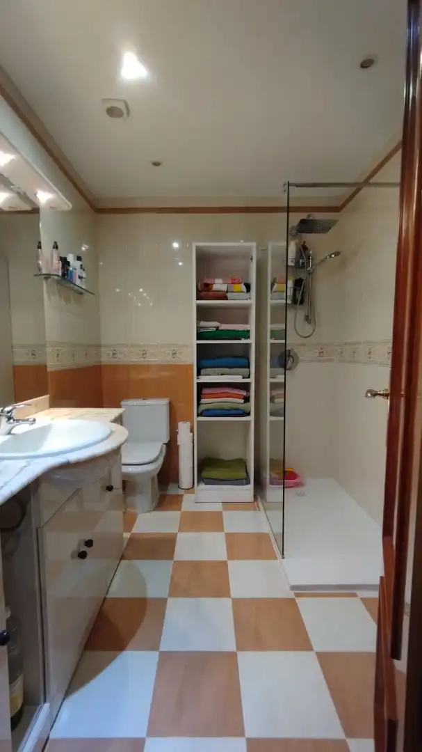 Baño de Casa adosada en venta en Medina del Campo con Aire acondicionado y Calefacción