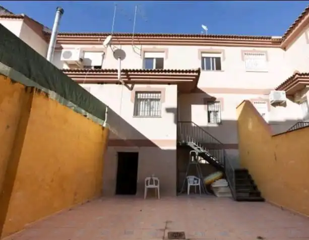 Vista exterior de Casa adosada en venta en Chauchina con Aire acondicionado y Terraza