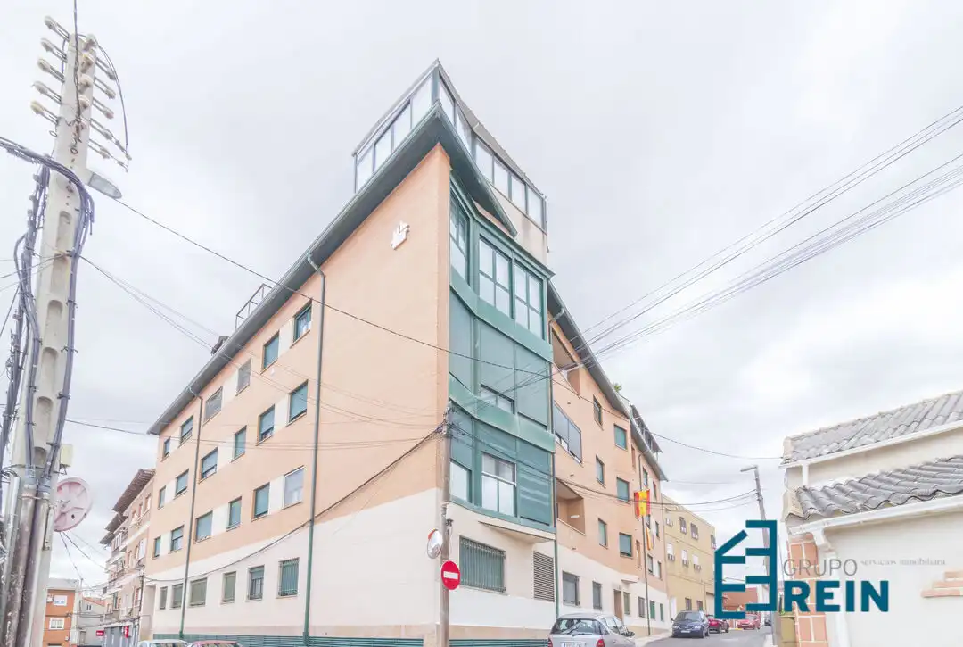 Exterior view of Flat for sale in Recas  with Air Conditioner, Heating and Alarm