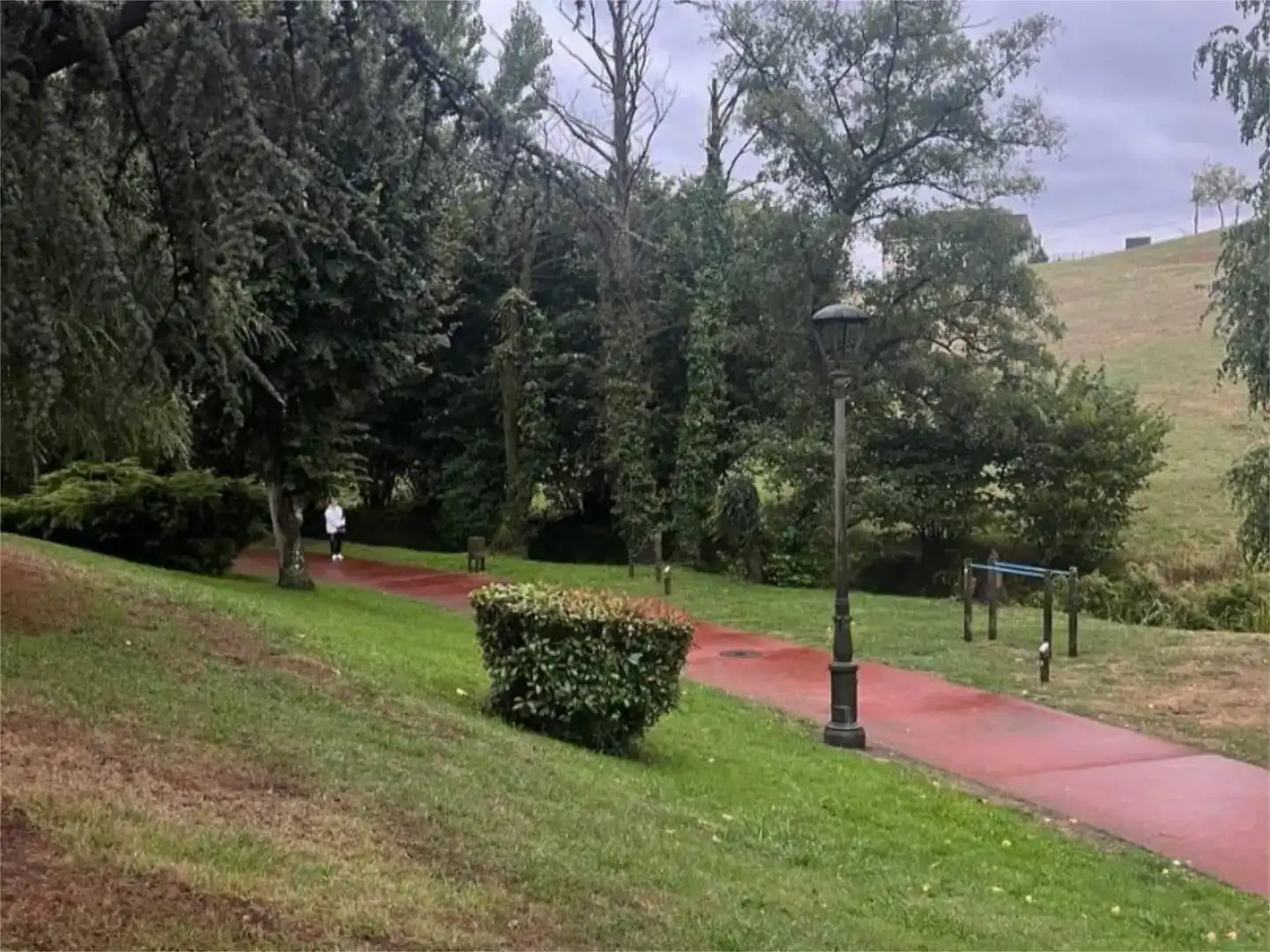 Vista exterior de Pis en venda en Llanera amb Jardí privat, Moblat i Balcó