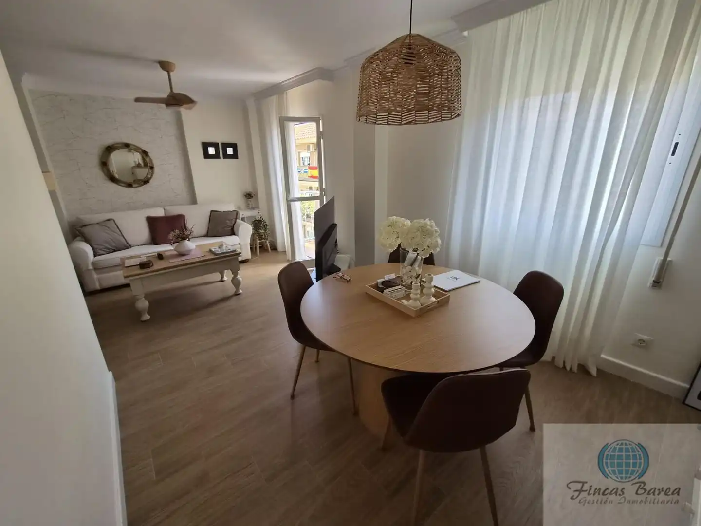 Comedor de Piso de alquiler en Fuengirola con Balcón