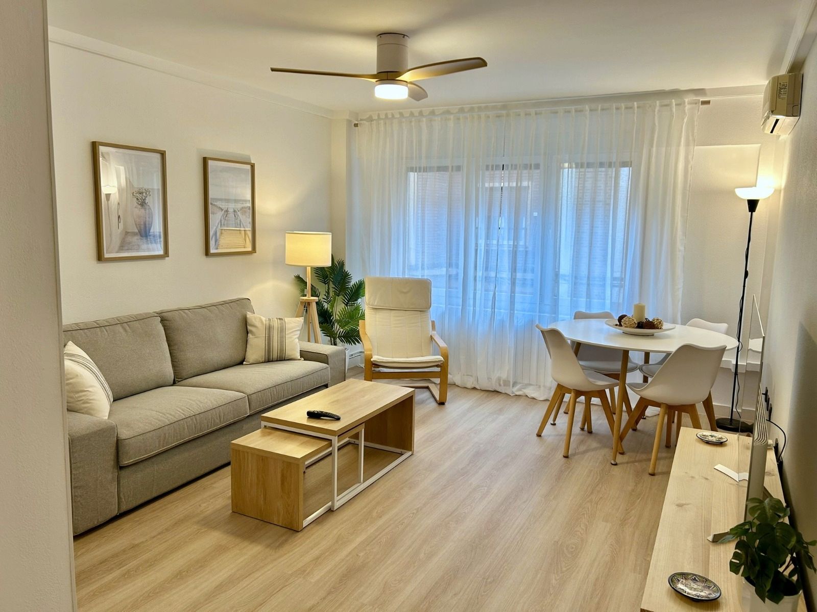 Living room of Flat to rent in  Zaragoza Capital  with Heating, Furnished and Oven