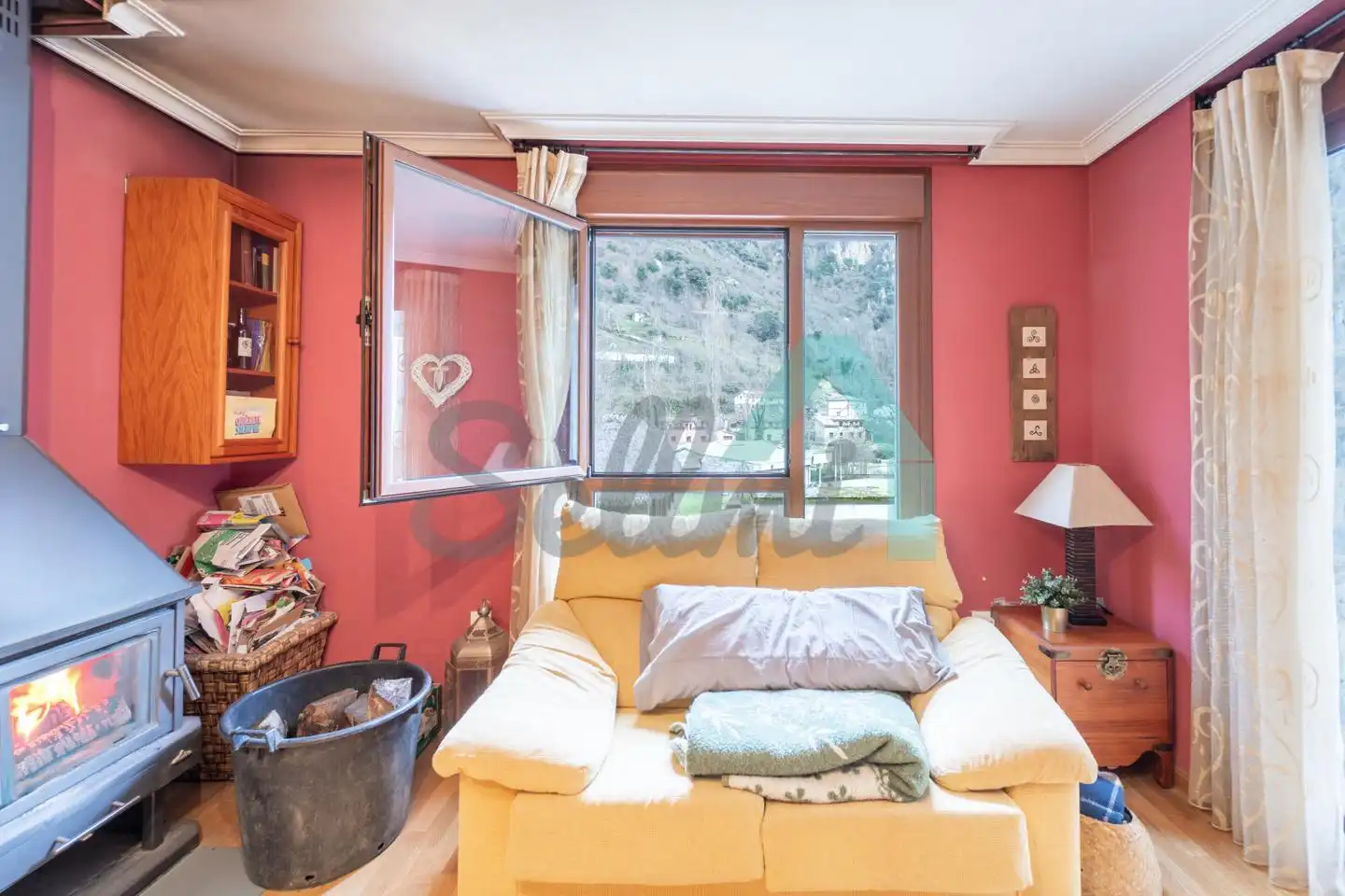 Habitación de Piso en venta en Somiedo con Calefacción, Parquet y Terraza