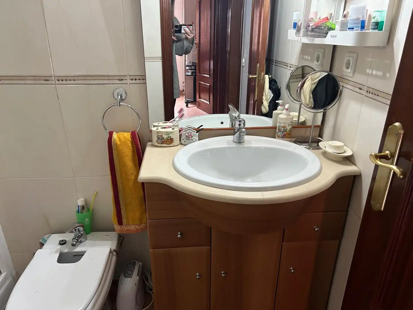 Badezimmer von Wohnung zum Verkauf in Mataró mit Heizung und Balkon