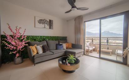 Sala d'estar de Apartament en venda en Adeje amb Piscina comunitària