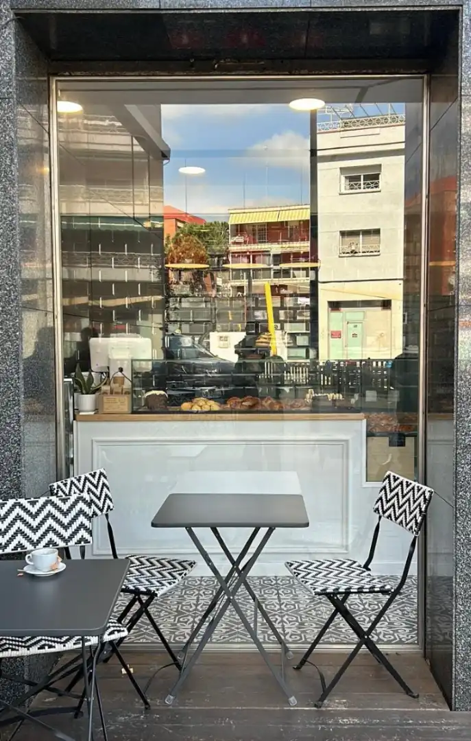 Business premises for transfer in Castell - Poble Vell, imagen 6