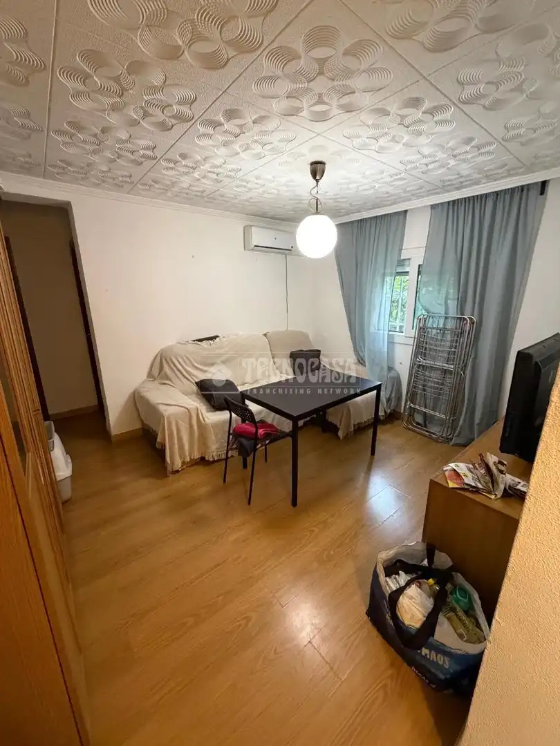 Living room of Flat for sale in Sevilla  with Air Conditioner