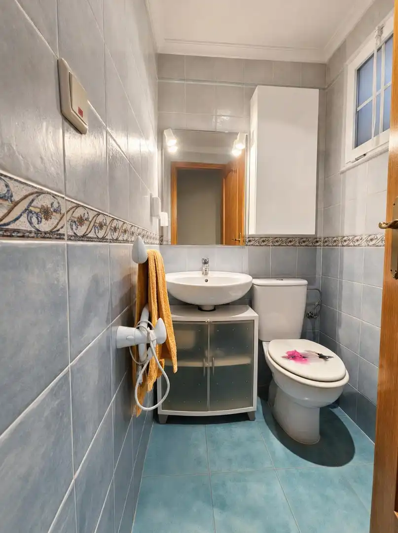 Bany de Casa o xalet en venda en Santa Pola amb Aire condicionat, Calefacció i Jardí privat