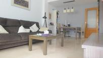 Sala d'estar de Casa adosada en venda en Valladolid Capital amb Calefacció, Jardí privat i Terrassa