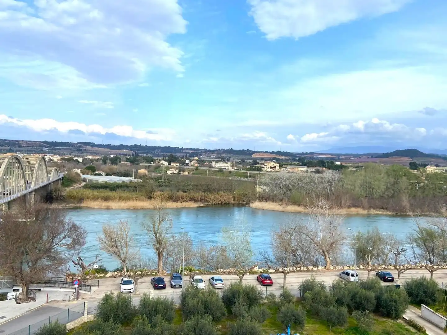 Vista exterior de Edificio en venta en Tarragona