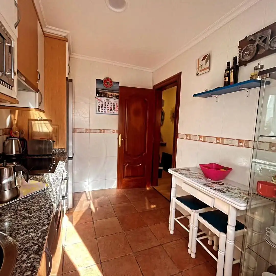 Cocina de Apartamento en venta en Llanera con Calefacción, Amueblado y Horno
