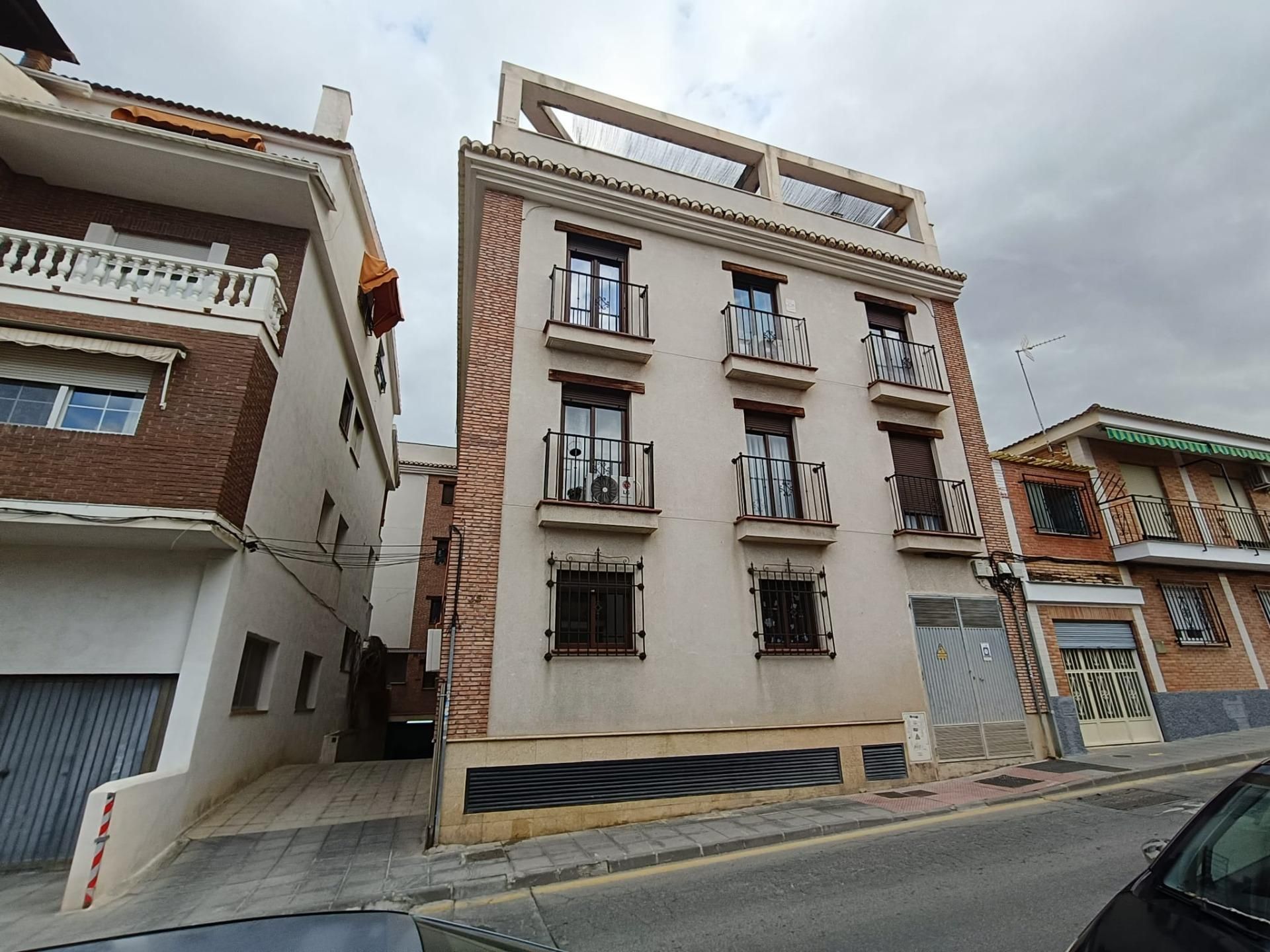 Exterior view of Garage for sale in La Zubia