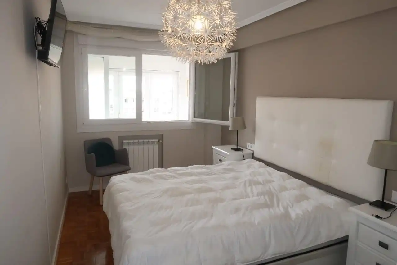 Dormitori de Pis en venda en A Coruña Capital  amb Aire condicionat, Calefacció i Parquet