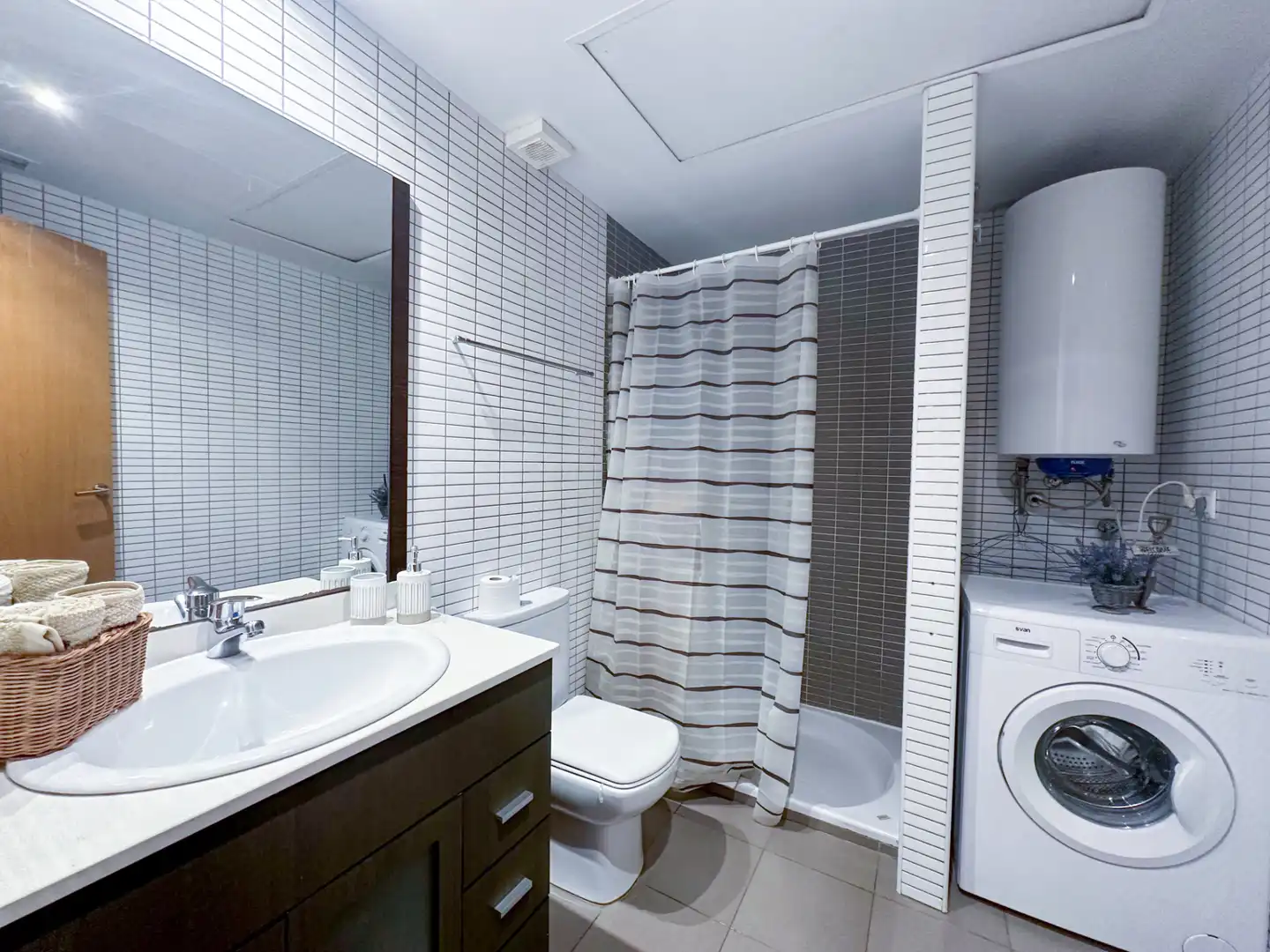 Baño de Apartamento en venta en Barcelona con Aire acondicionado, Calefacción y Parquet
