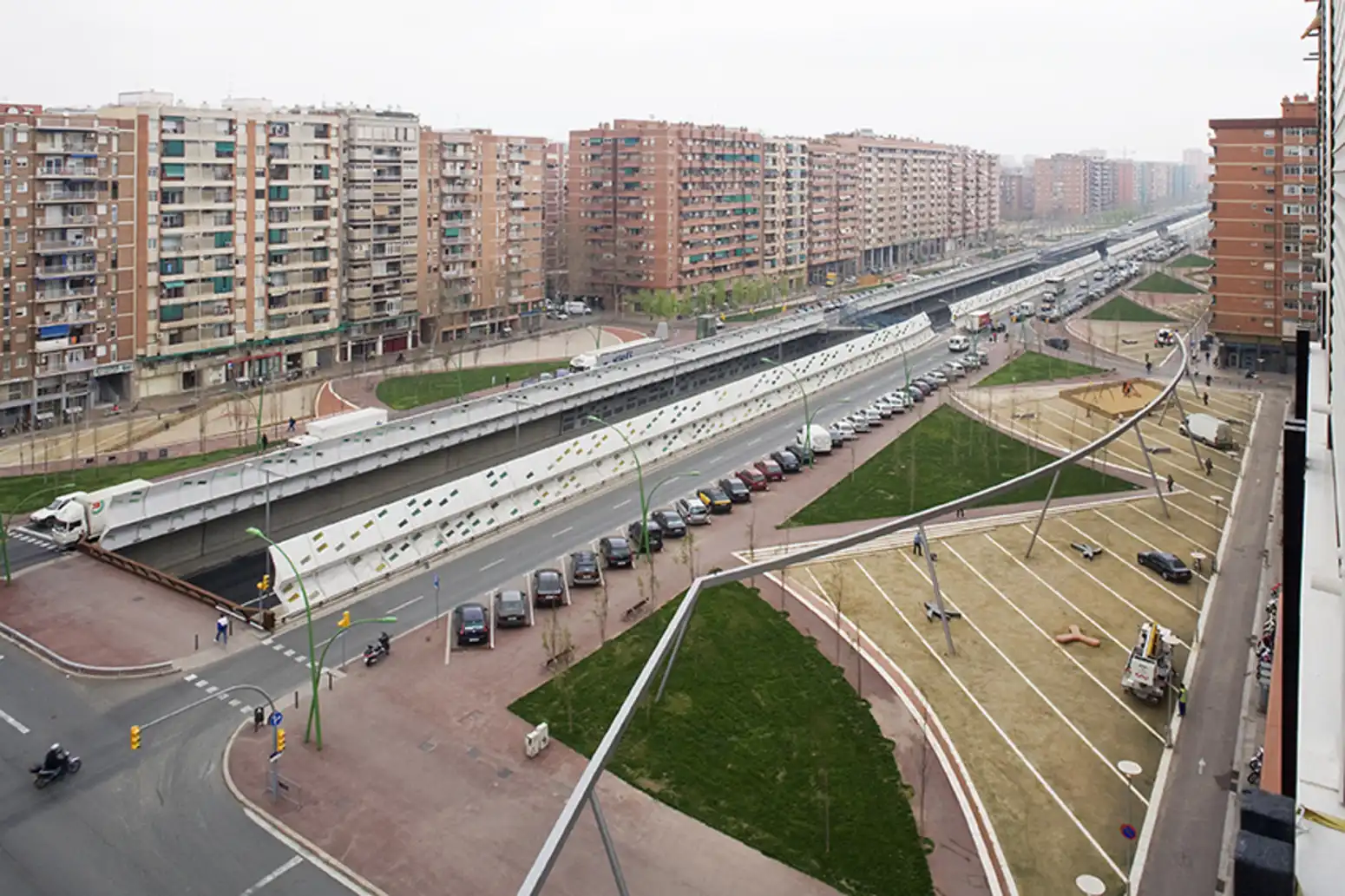 Vista exterior de Piso en venta en Barcelona con Calefacción, Parquet y Balcón