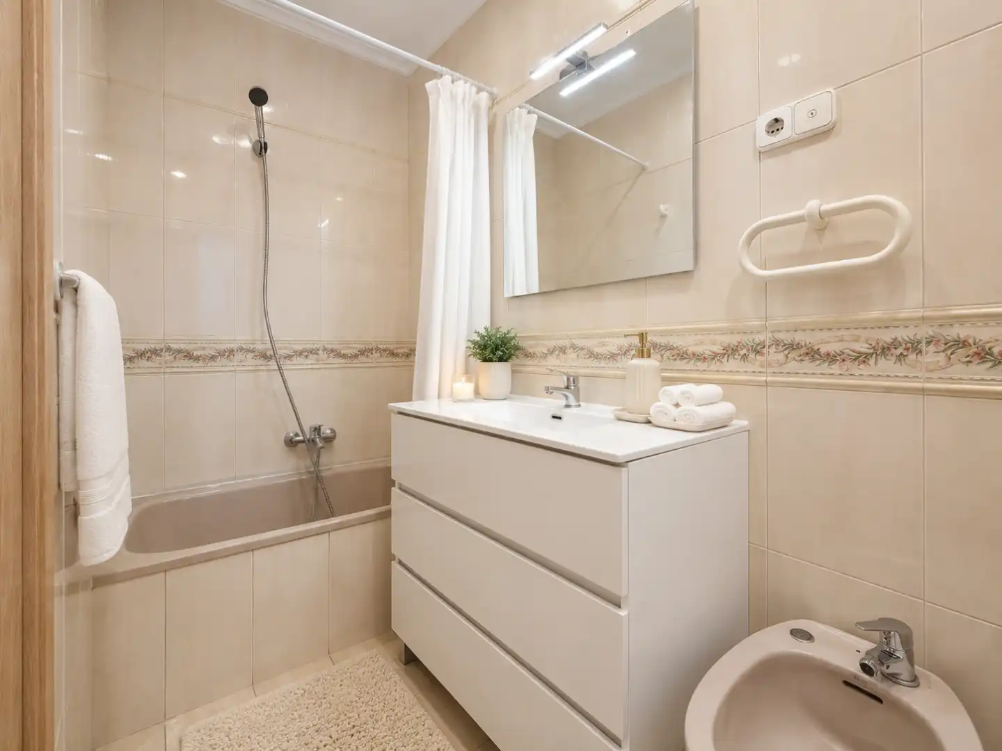 Baño de Piso en venta en Valencia con Aire acondicionado
