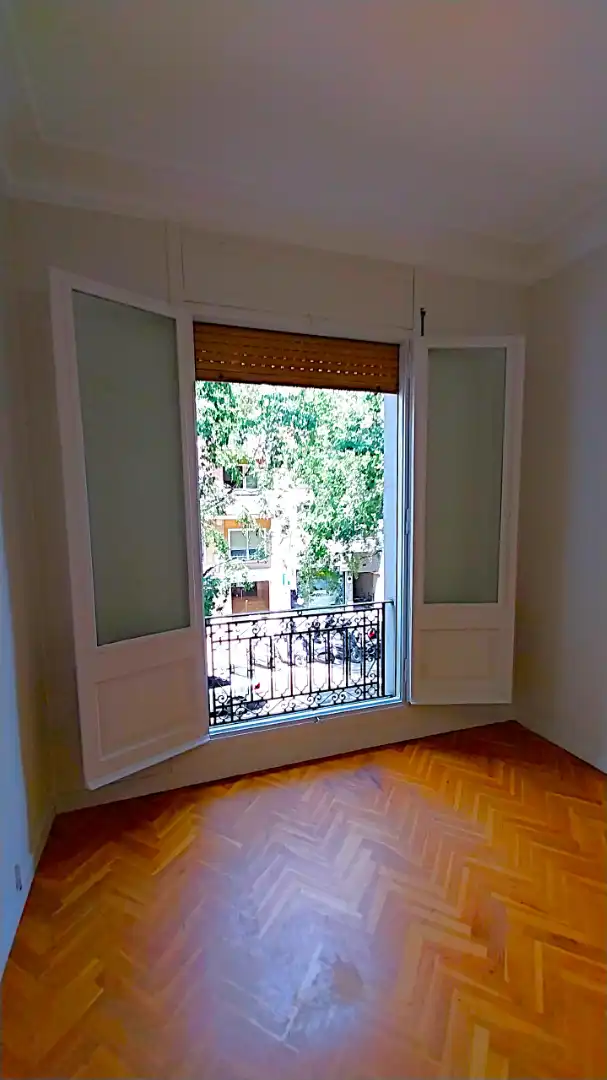 Terrassa de Pis de lloguer en Barcelona amb Calefacció, Parquet i Forn
