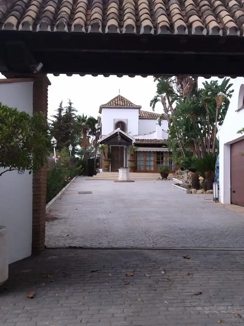 Vista exterior de Casa o xalet en venda en Estepona