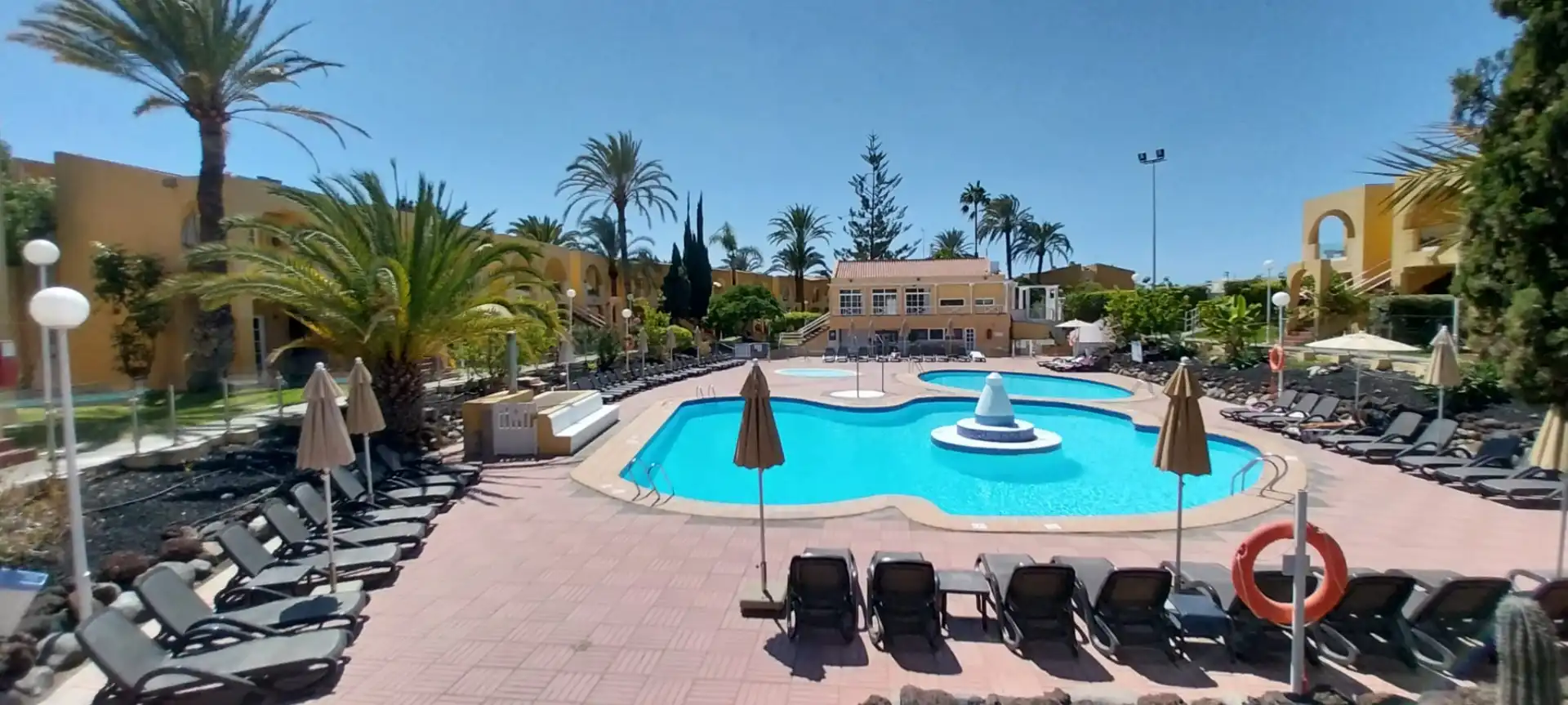 Piscina de Apartament de lloguer en San Bartolomé de Tirajana amb Aire condicionat, Calefacció i Terrassa