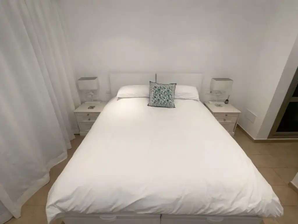 Schlafzimmer von Wohnung zum Verkauf in Calvià mit Klimaanlage, Privatgarten und Terrasse